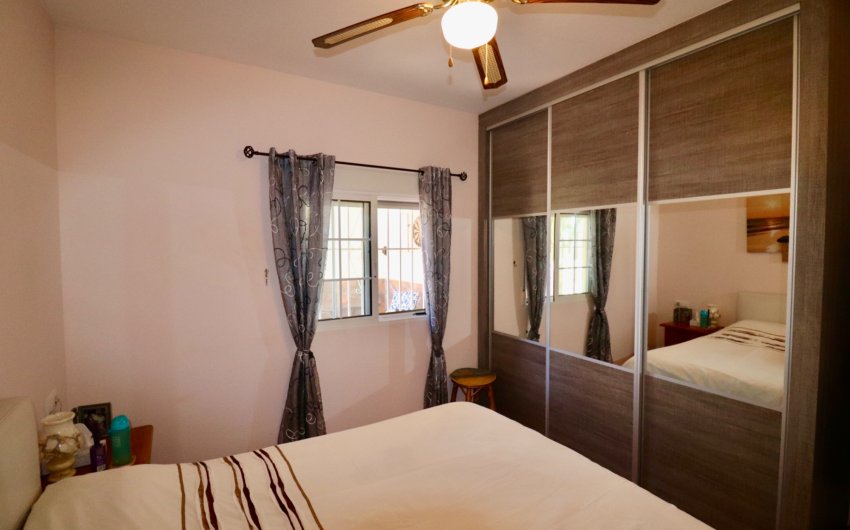 Resale - Country House -
Catral