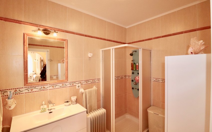 Resale - Country House -
Catral