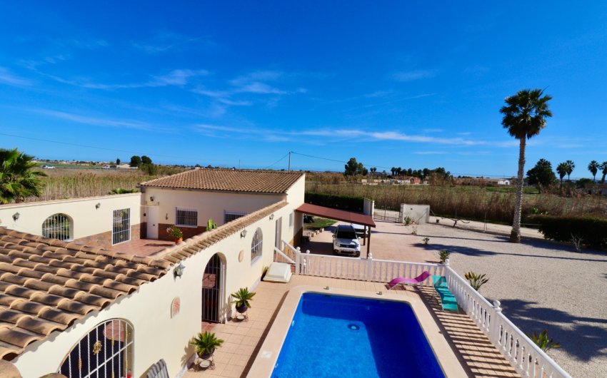 Resale - Country House -
Catral