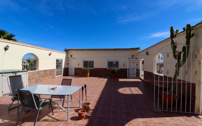 Resale - Country House -
Catral