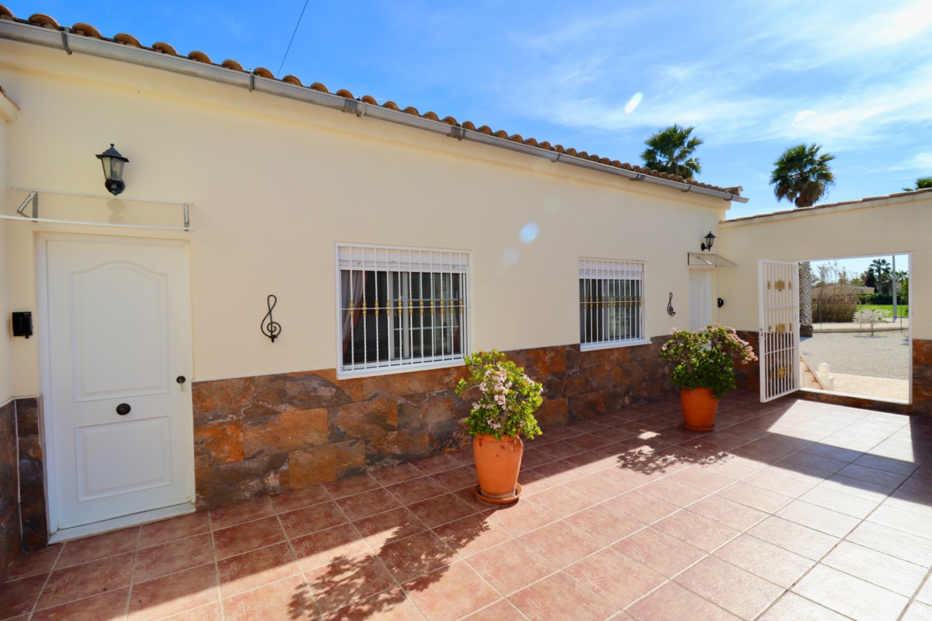 Resale - Country House -
Catral