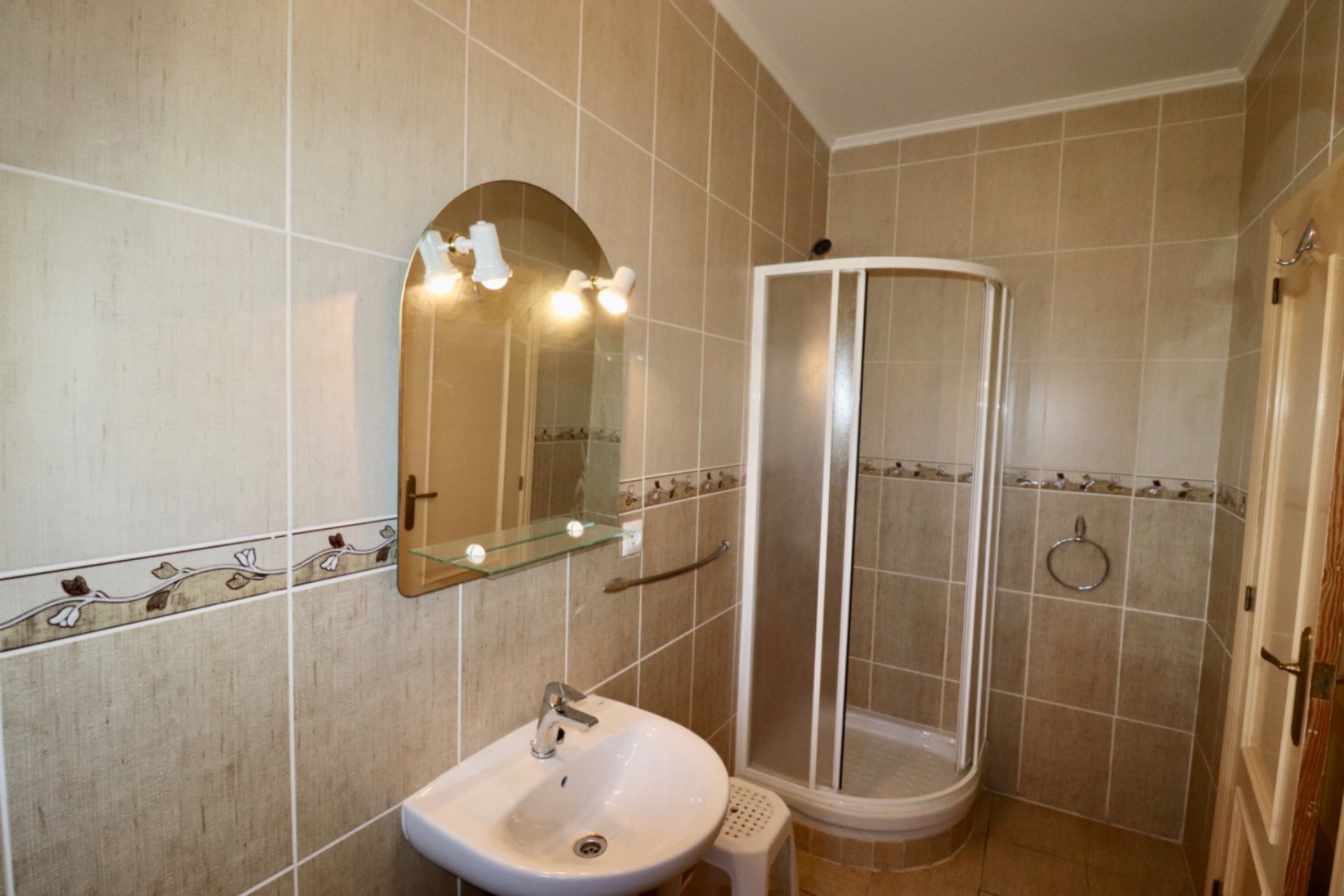 Resale - Country House -
Catral