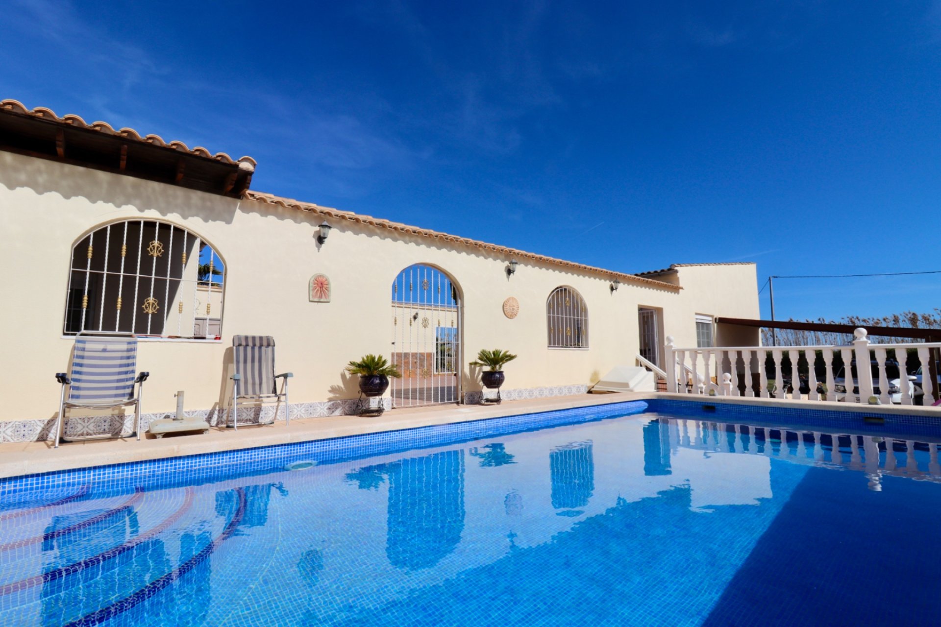 Resale - Country House -
Catral