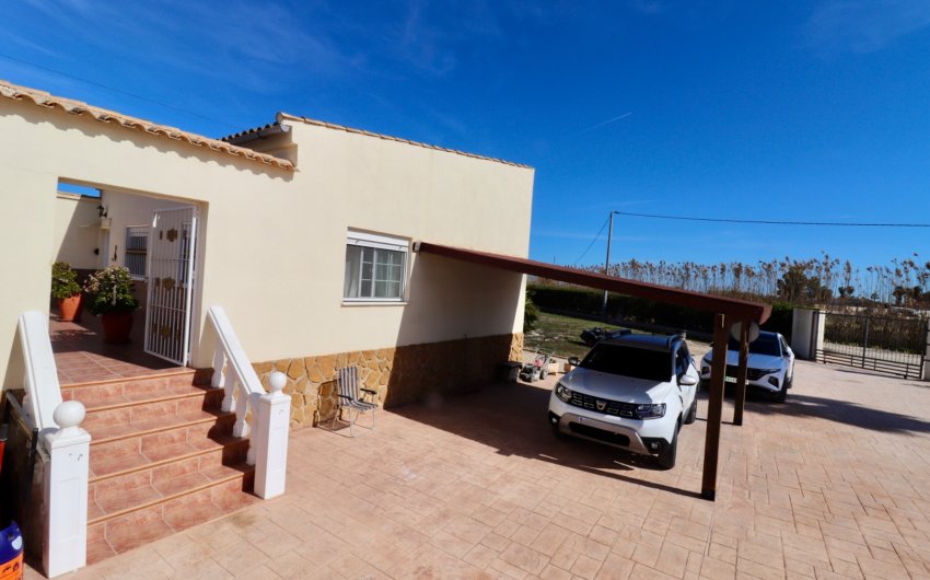 Resale - Country House -
Catral