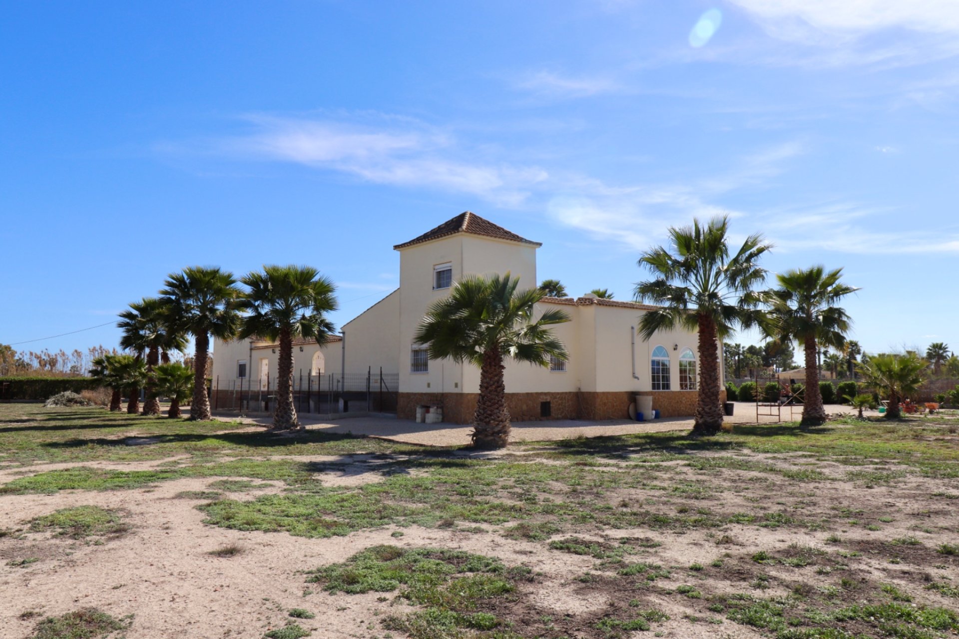 Resale - Country House -
Catral