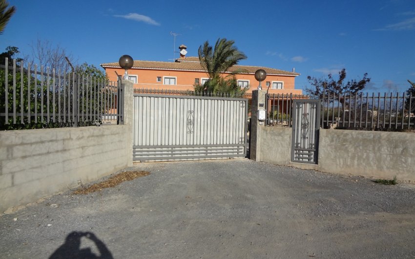 Resale - Country House -
El Altet