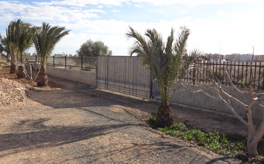 Resale - Country House -
El Altet