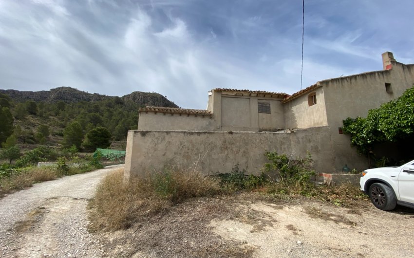 Resale - Country House -
Elda