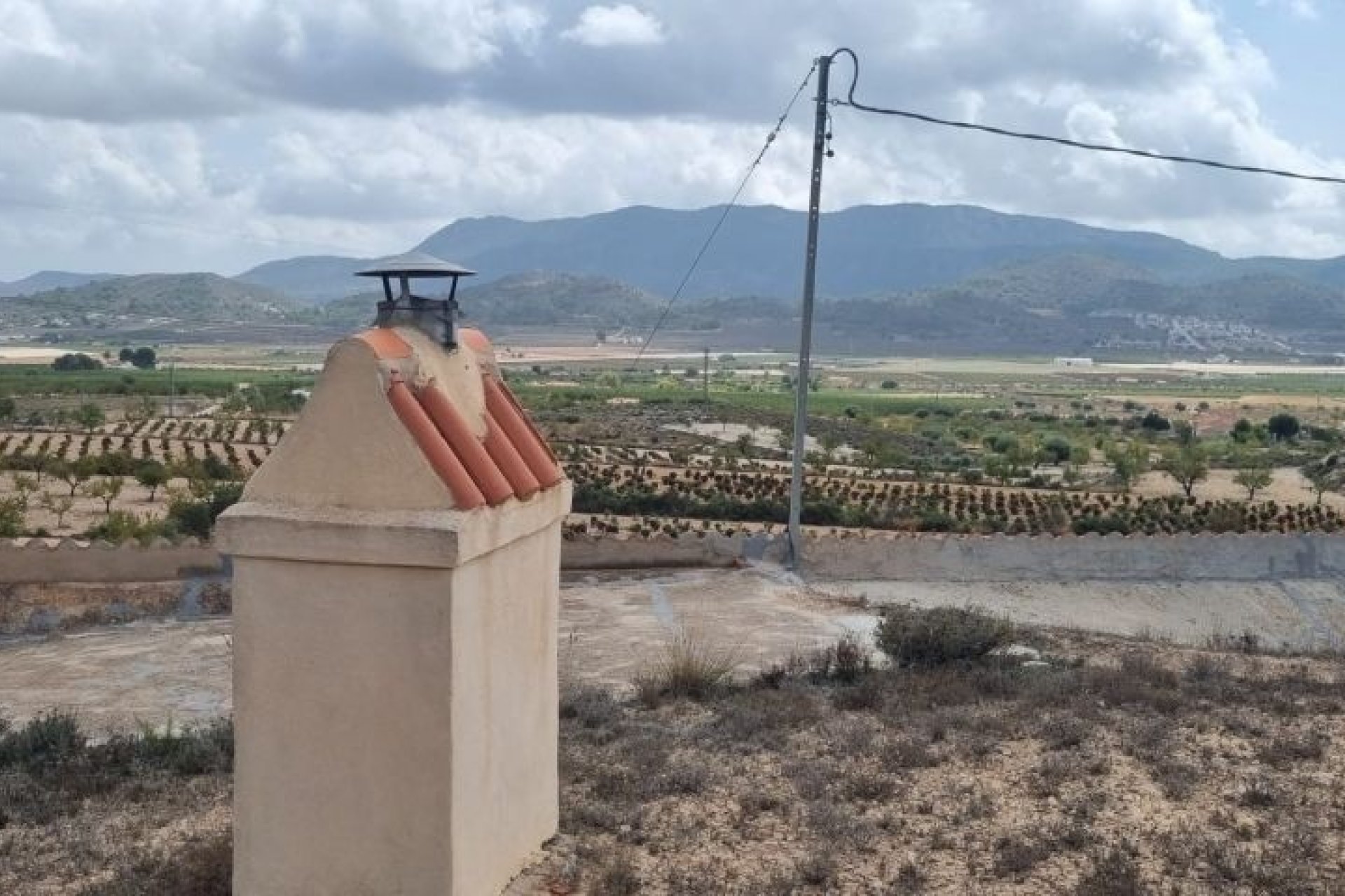 Resale - Country House -
Hondón de las Nieves - Inland