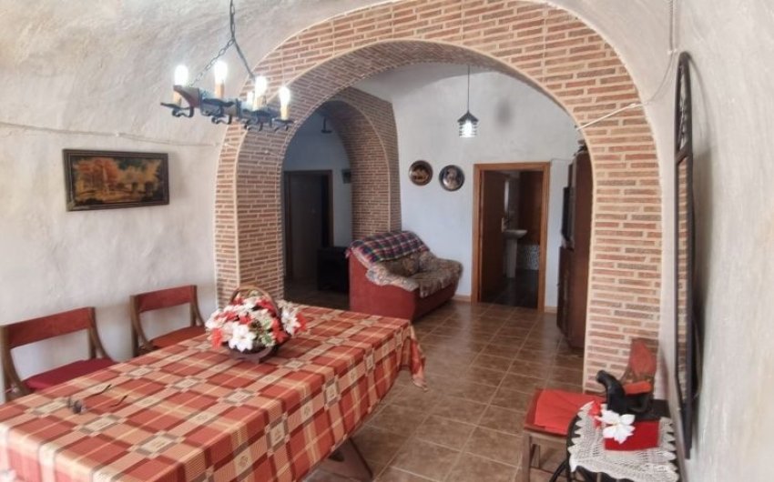 Resale - Country House -
Hondón de las Nieves - Inland