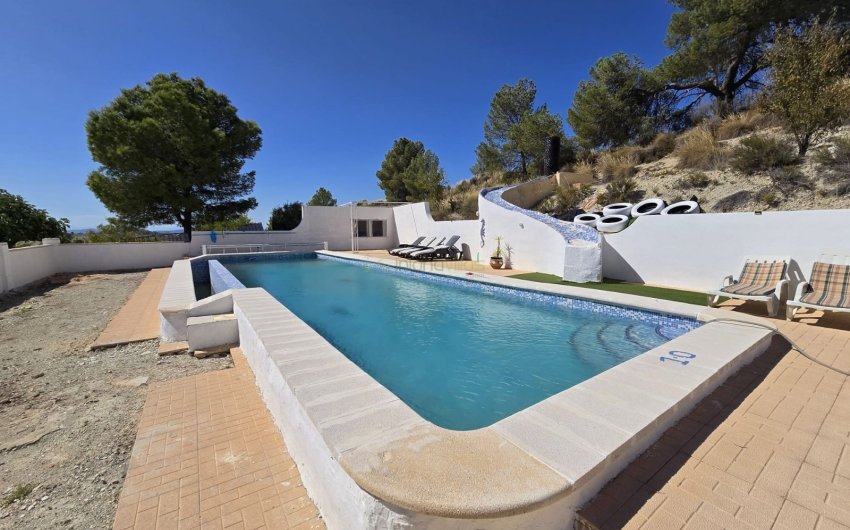 Resale - Country House -
La Zarza