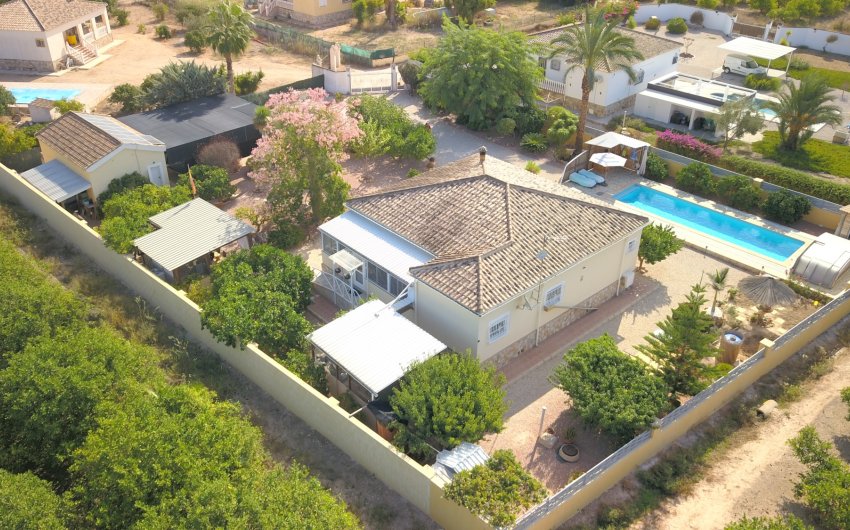 Resale - Country House -
Orihuela - La Campaneta