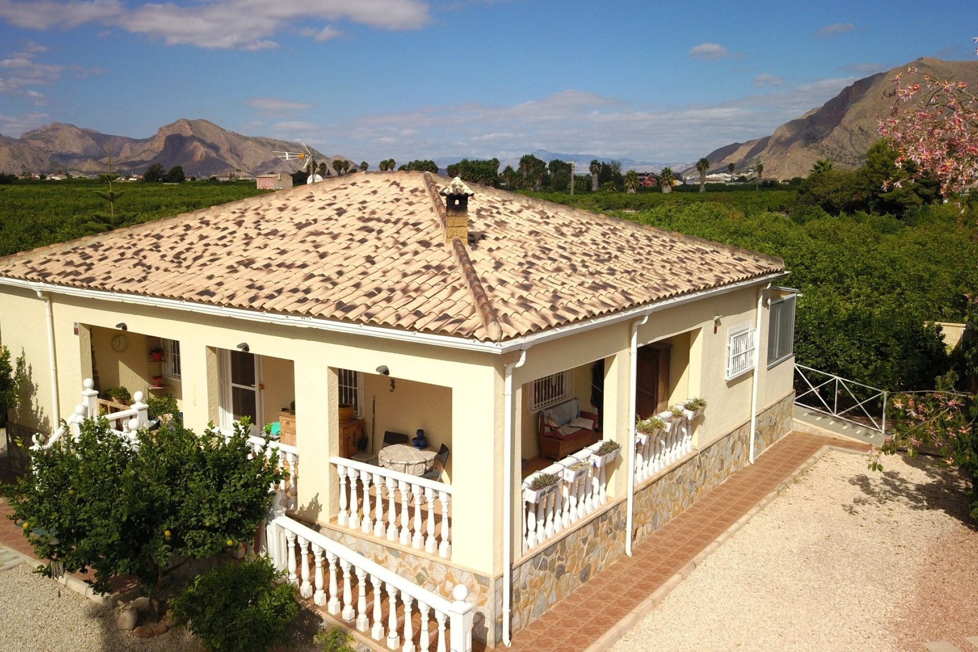 Resale - Country House -
Orihuela - La Campaneta