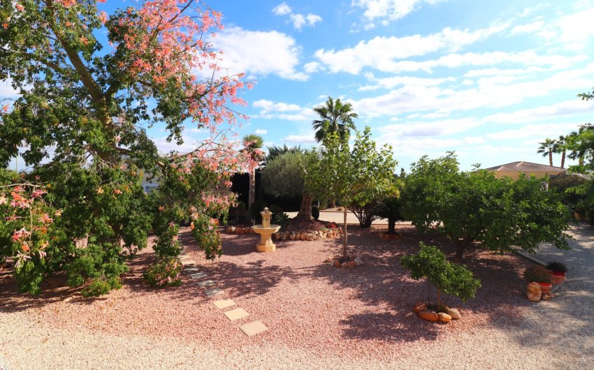 Resale - Country House -
Orihuela - La Campaneta