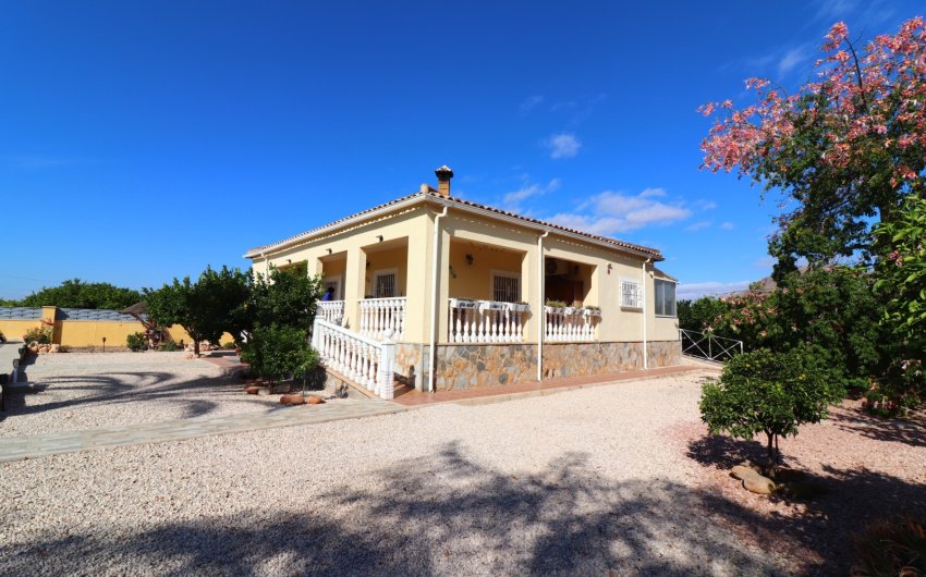 Resale - Country House -
Orihuela - La Campaneta