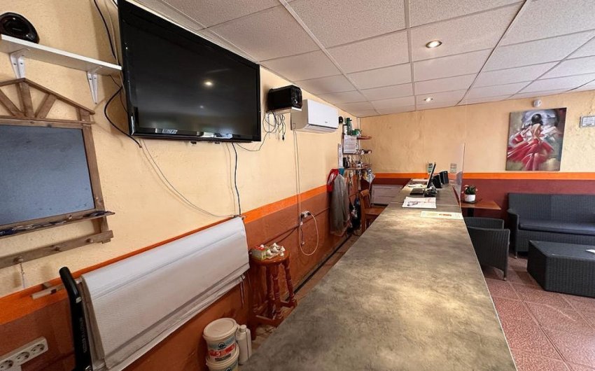 Resale - Country House -
Pinoso