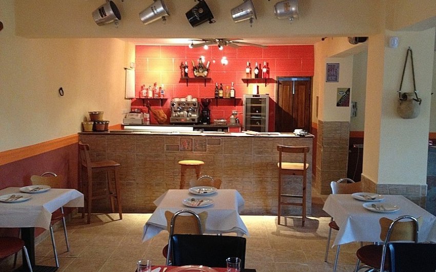 Resale - Country House -
Pinoso