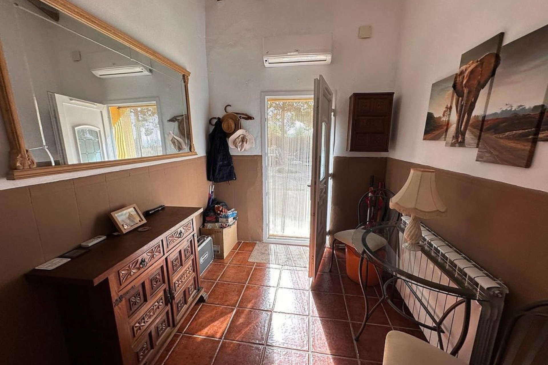 Resale - Country House -
Pinoso