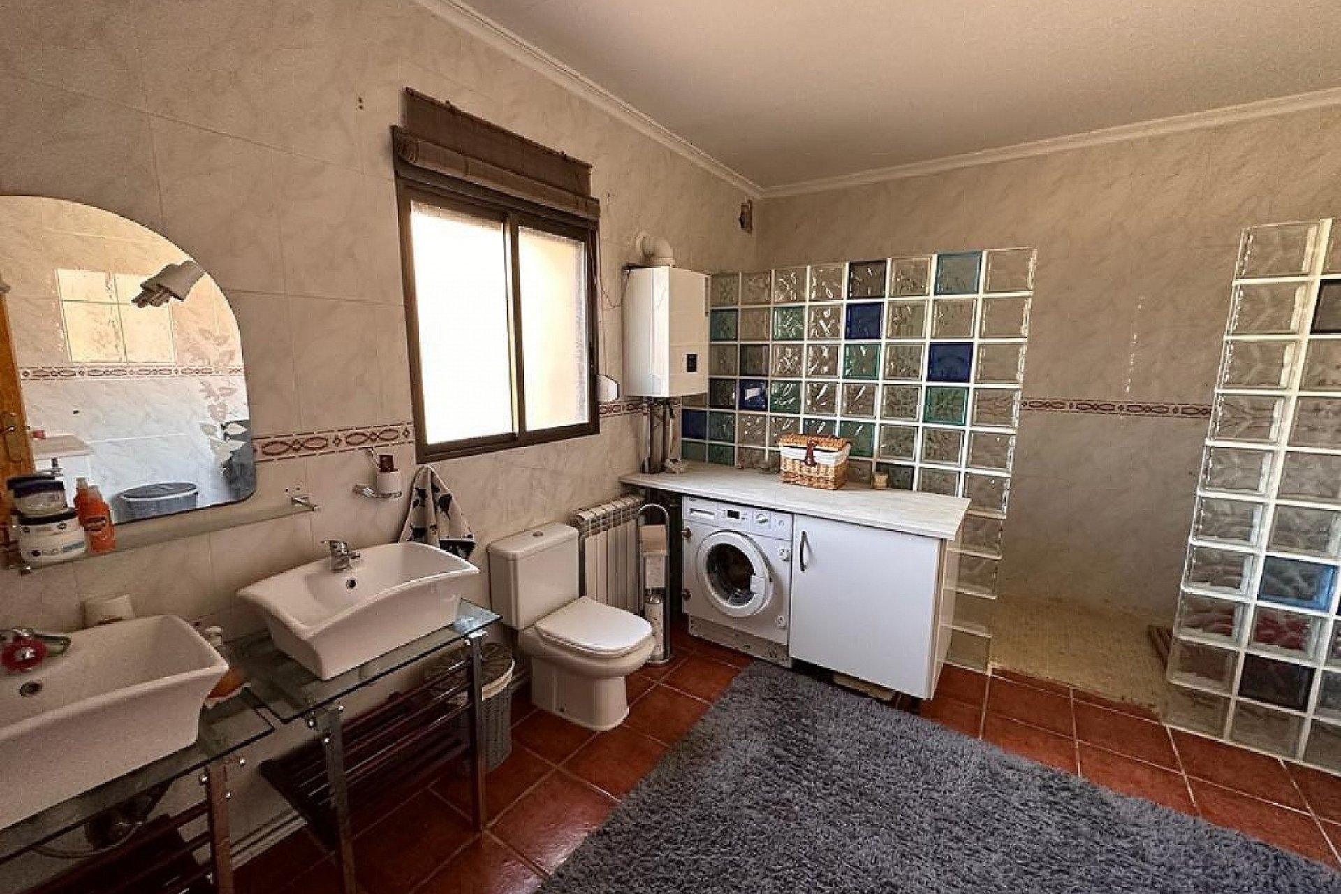 Resale - Country House -
Pinoso