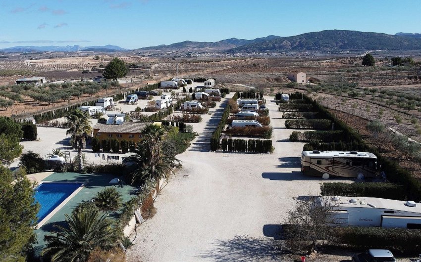 Resale - Country House -
Pinoso