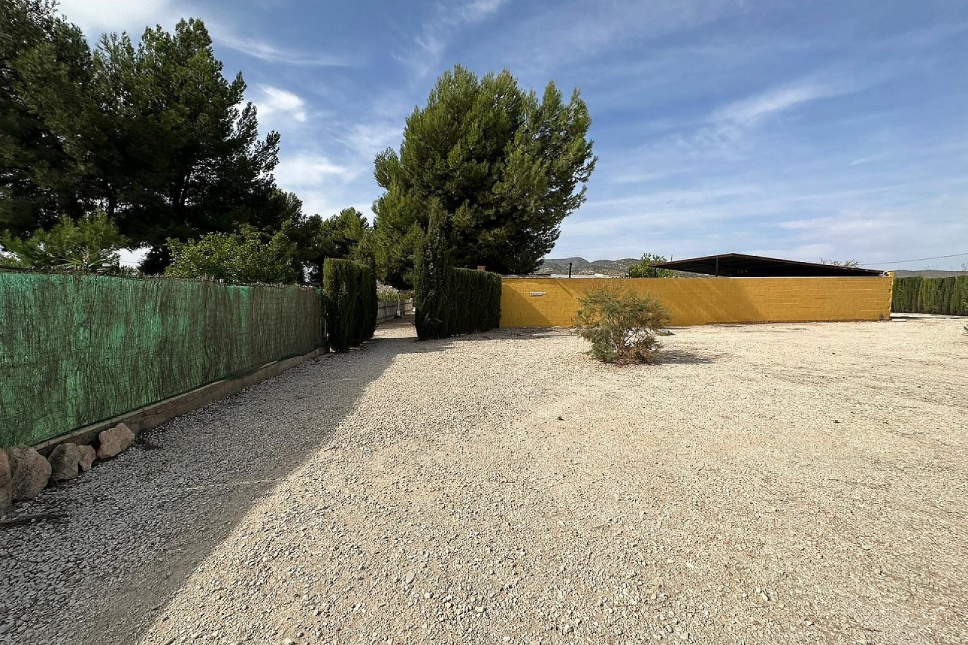 Resale - Country House -
Pinoso