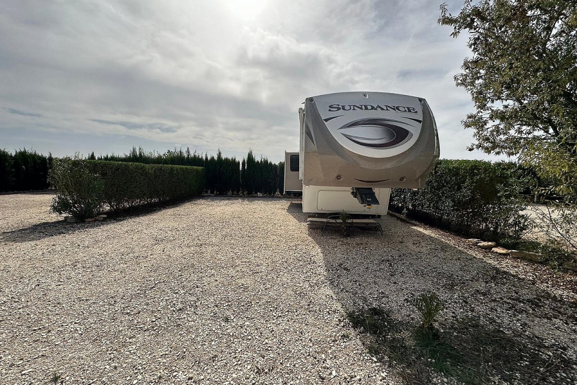 Resale - Country House -
Pinoso