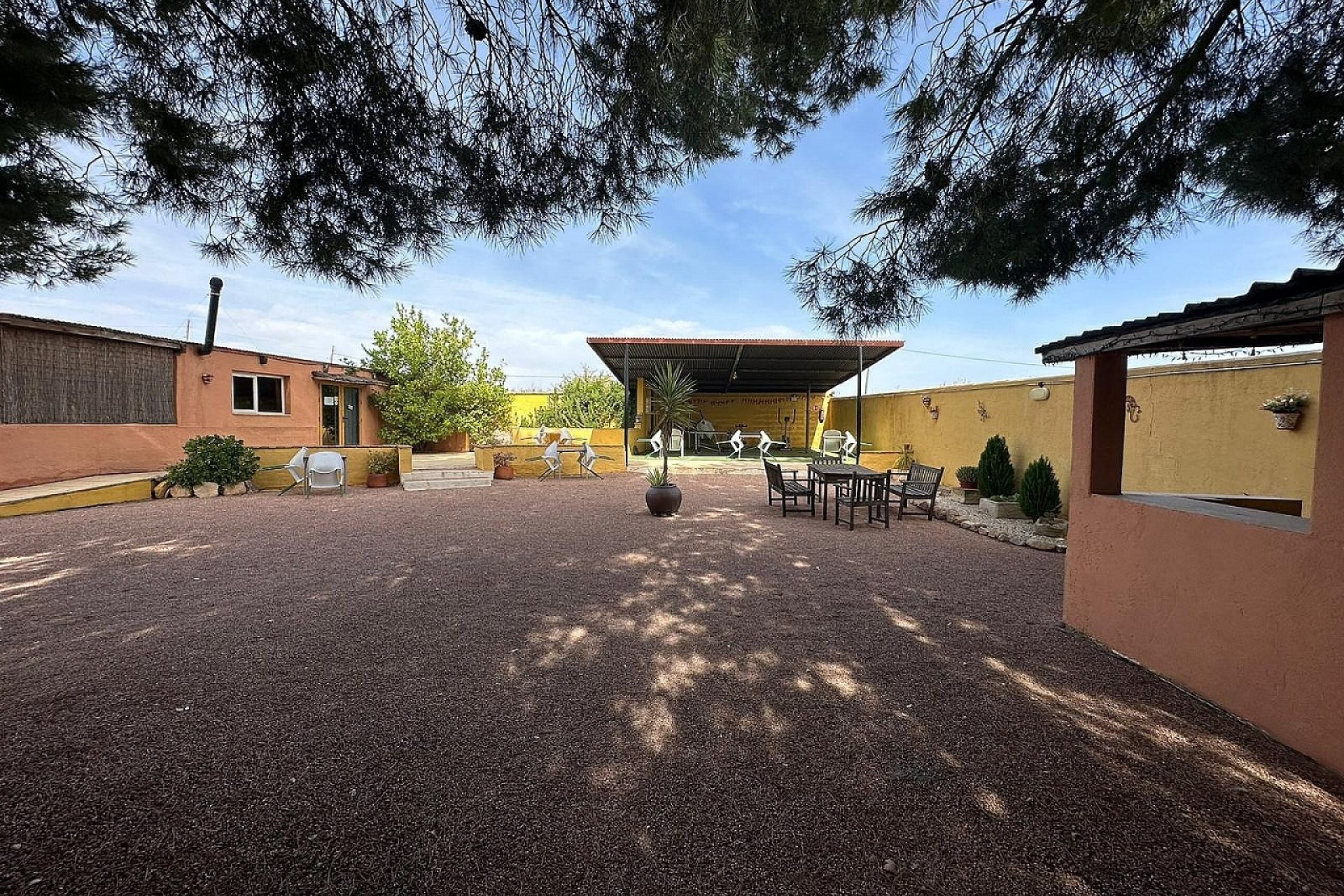 Resale - Country House -
Pinoso