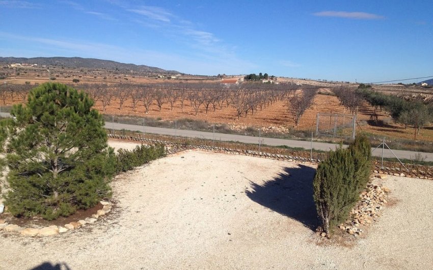 Resale - Country House -
Pinoso