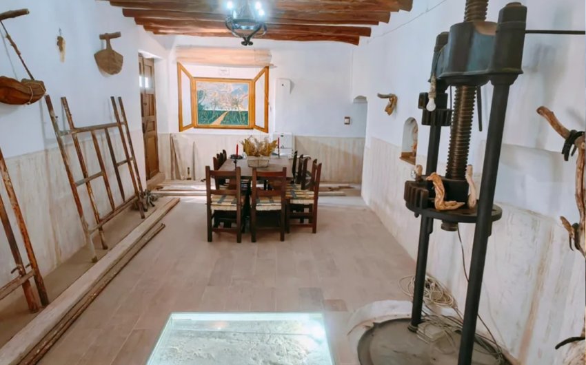 Resale - Country House -
Yecla - Inland