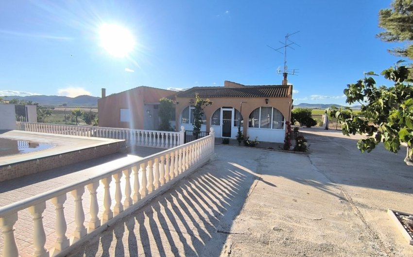 Resale - Country House -
Yecla - Inland