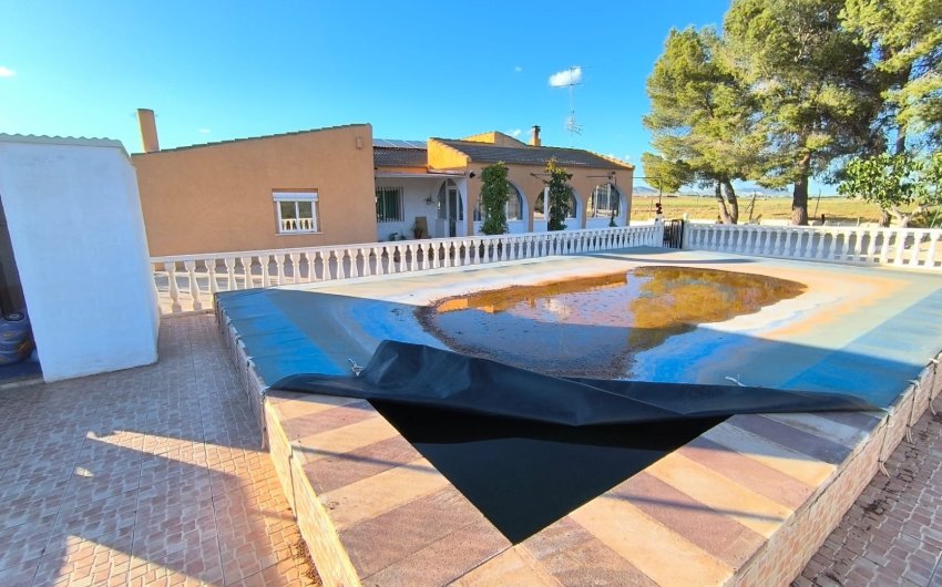 Resale - Country House -
Yecla - Inland