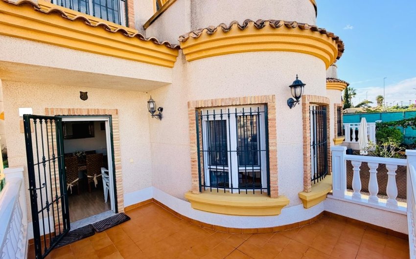 Resale - Detached Villa -
Los Montesinos - La Herrada