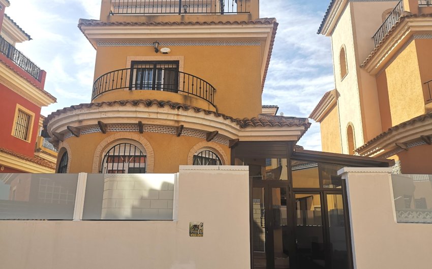 Resale - Detached Villa -
Los Montesinos - La Herrada