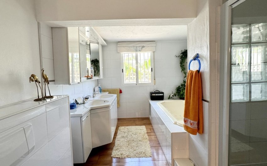 Resale - Detached Villa -
Orihuela Costa - La Zenia