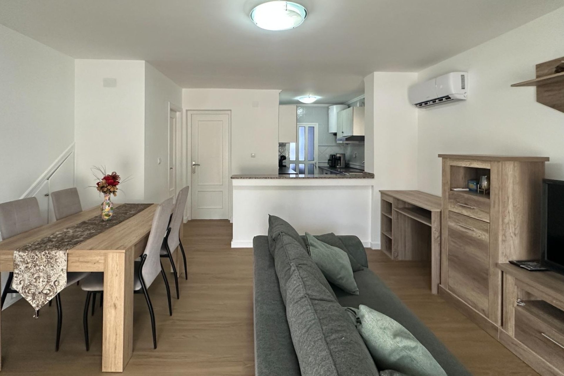 Resale - Duplex -
San Miguel de Salinas - Las Filipinas