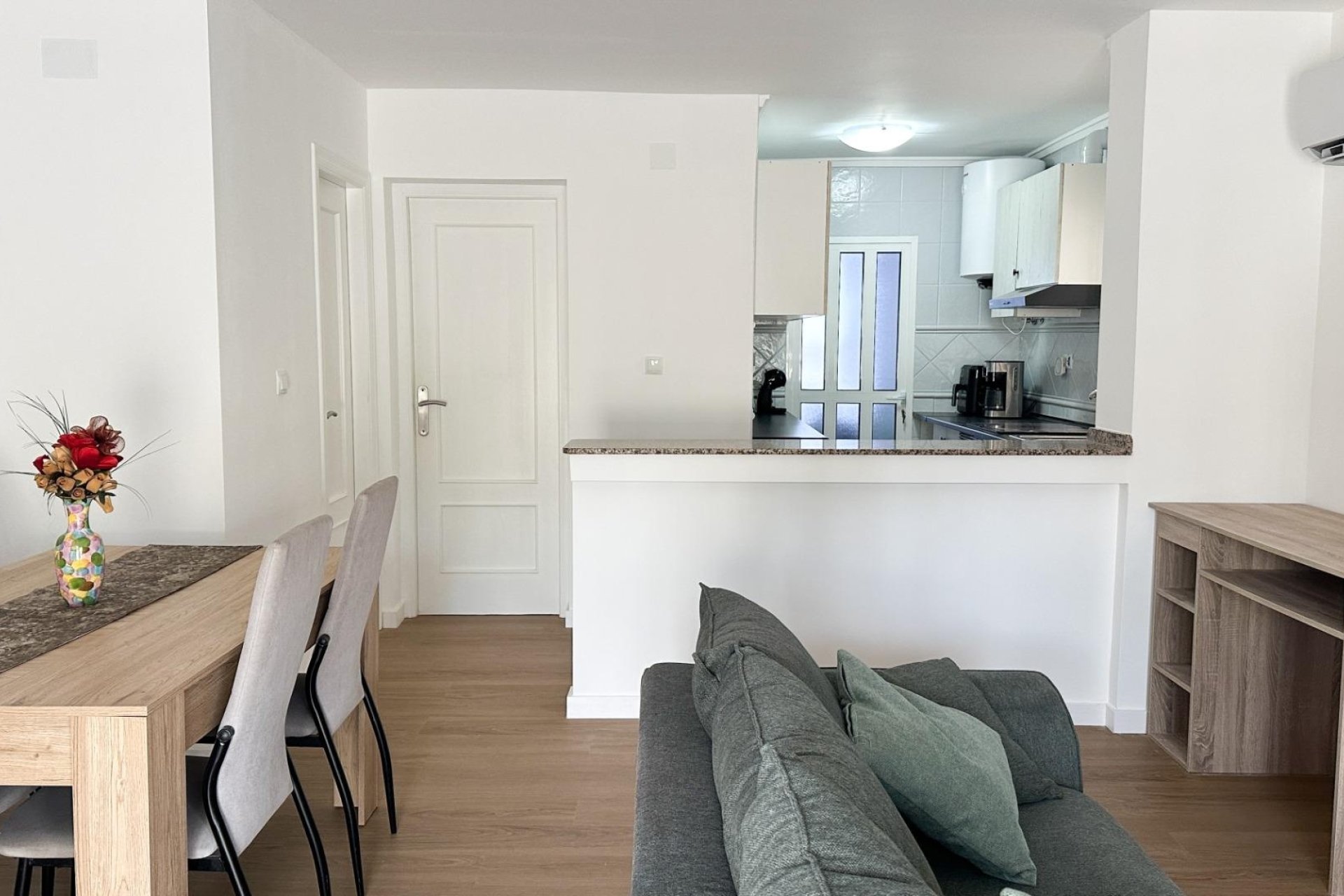 Resale - Duplex -
San Miguel de Salinas - Las Filipinas