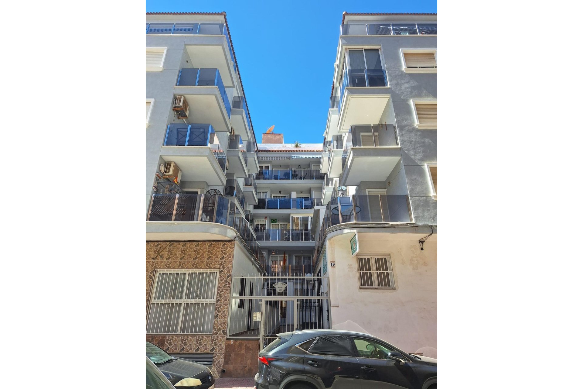 Resale - Duplex -
Torrevieja - Habaneras
