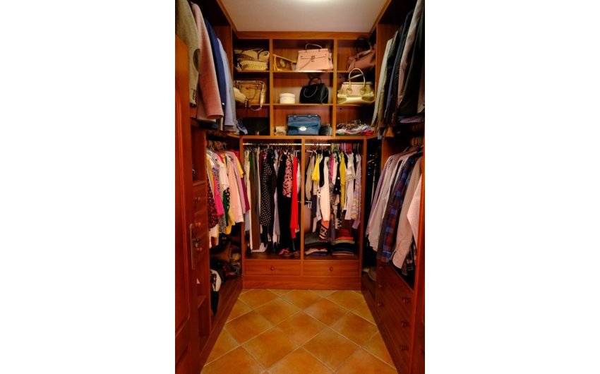 Resale - Finca Country Property -
Orihuela