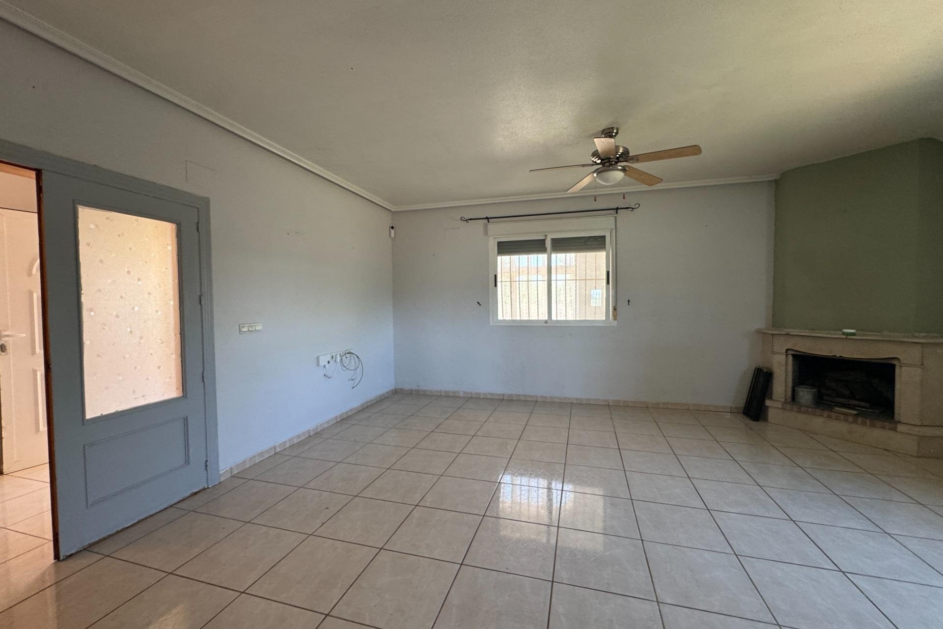 Resale - Finca -
Dolores - Comunidad Valenciana