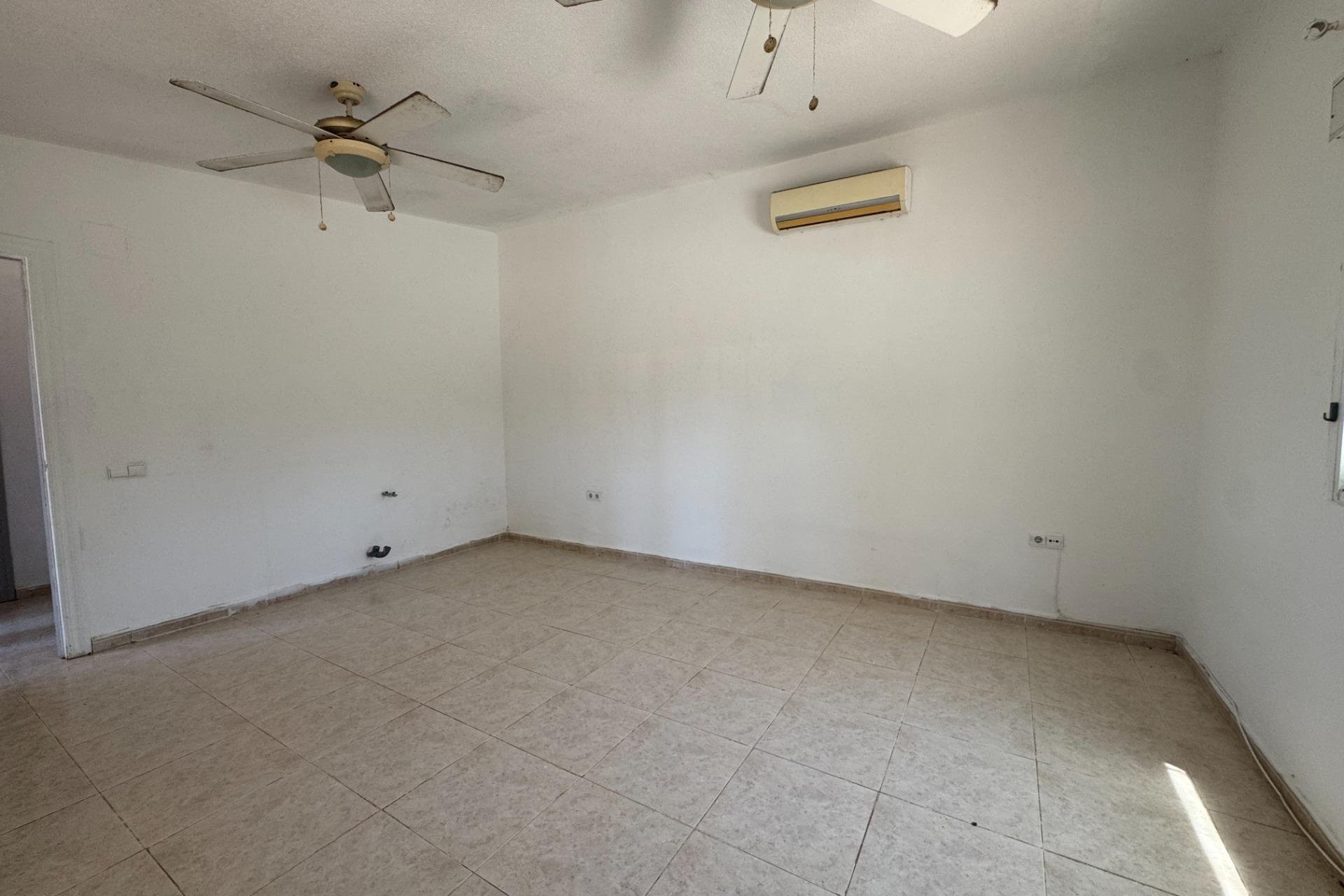 Resale - Finca -
Dolores - Comunidad Valenciana