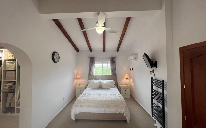 Resale - Finca -
Dolores - Comunidad Valenciana