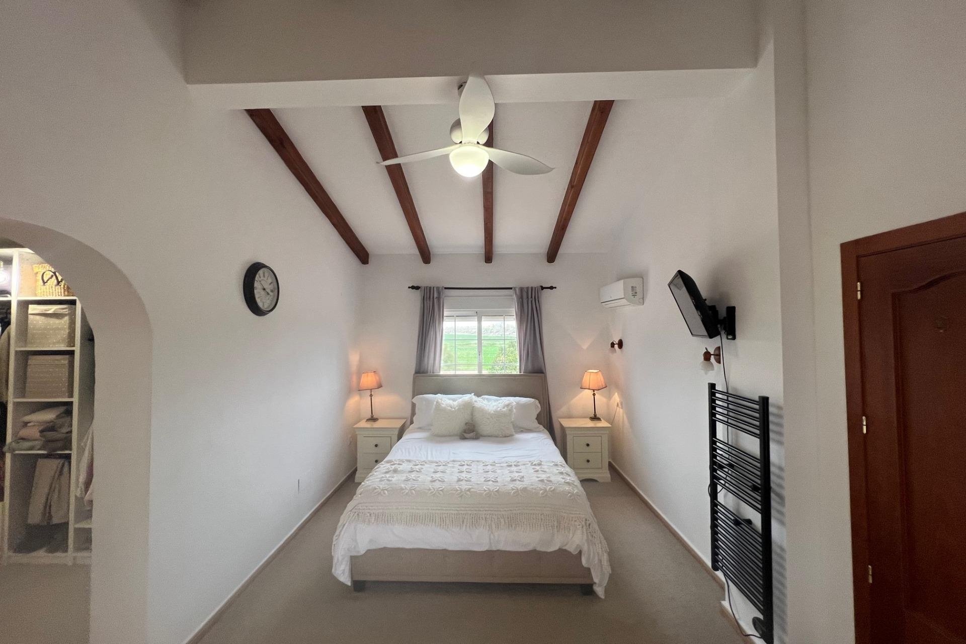 Resale - Finca -
Dolores - Comunidad Valenciana