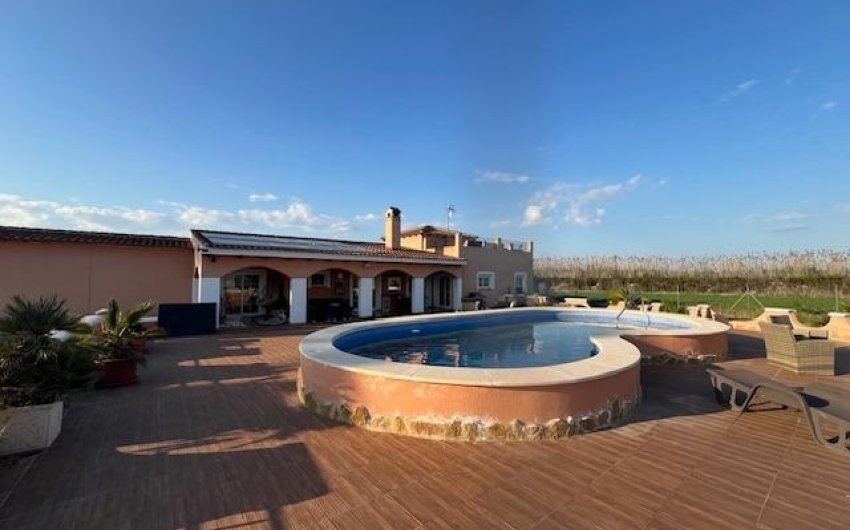 Resale - Finca -
Dolores - Comunidad Valenciana