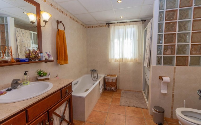 Resale - Finca -
Entrerrios - Inland