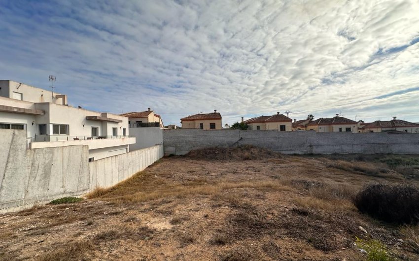 Resale - Land -
La Marina - San fulgencio