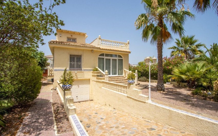 Resale - Land -
Orihuela Costa - La Zenia