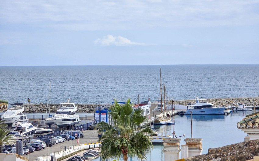 Resale - Penthouse -
La Duquesa - Costa del Sol