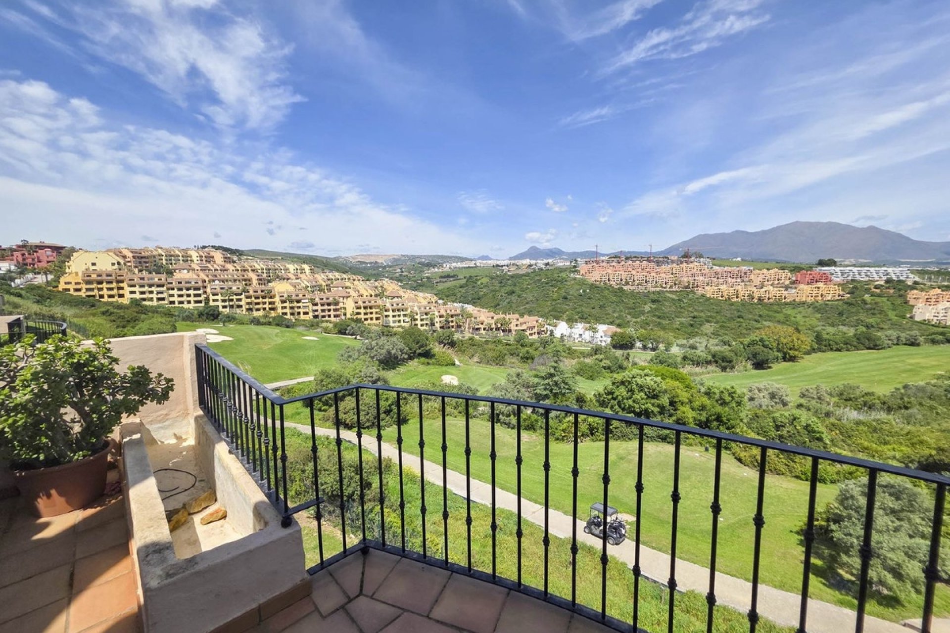 Resale - Penthouse -
La Duquesa - Costa del Sol