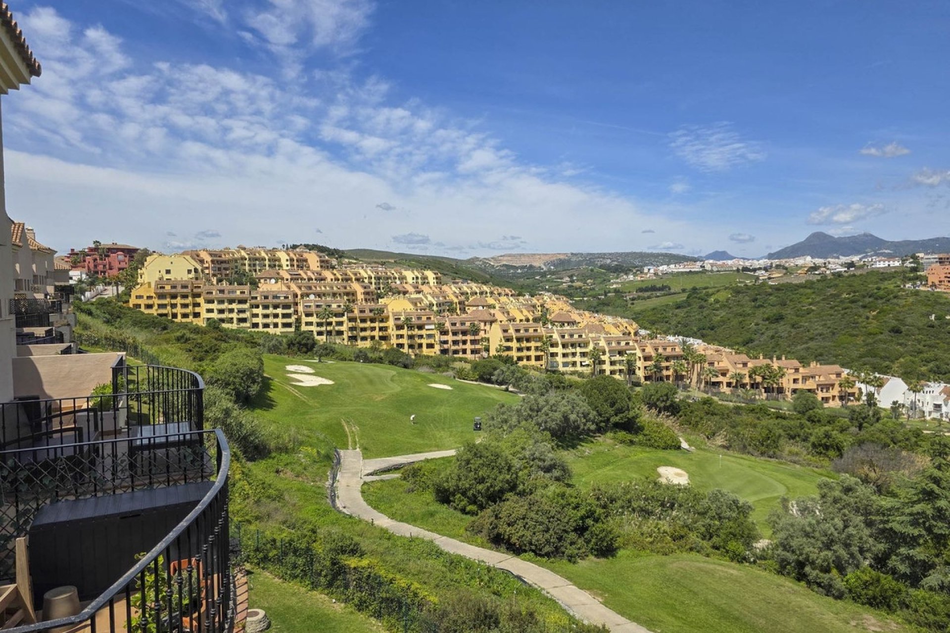 Resale - Penthouse -
La Duquesa - Costa del Sol