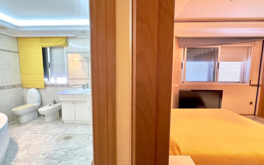 Resale - Penthouse -
Torrevieja - Centro